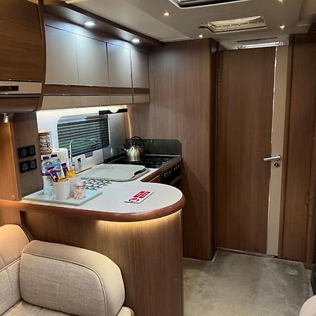 Self Contained Holiday Home Caravan Corsham Buitenkant foto