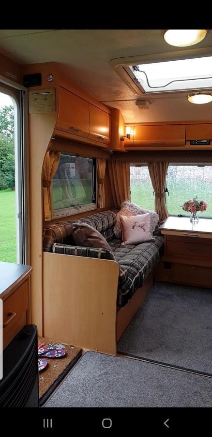 Self Contained Holiday Home Caravan Corsham Buitenkant foto