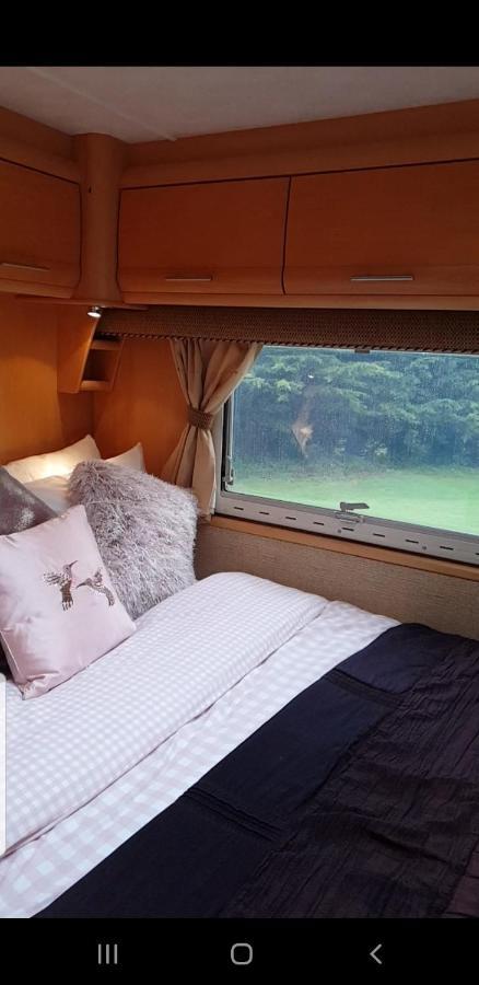 Self Contained Holiday Home Caravan Corsham Buitenkant foto