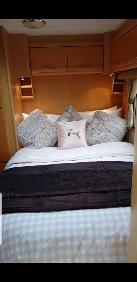 Self Contained Holiday Home Caravan Corsham Buitenkant foto
