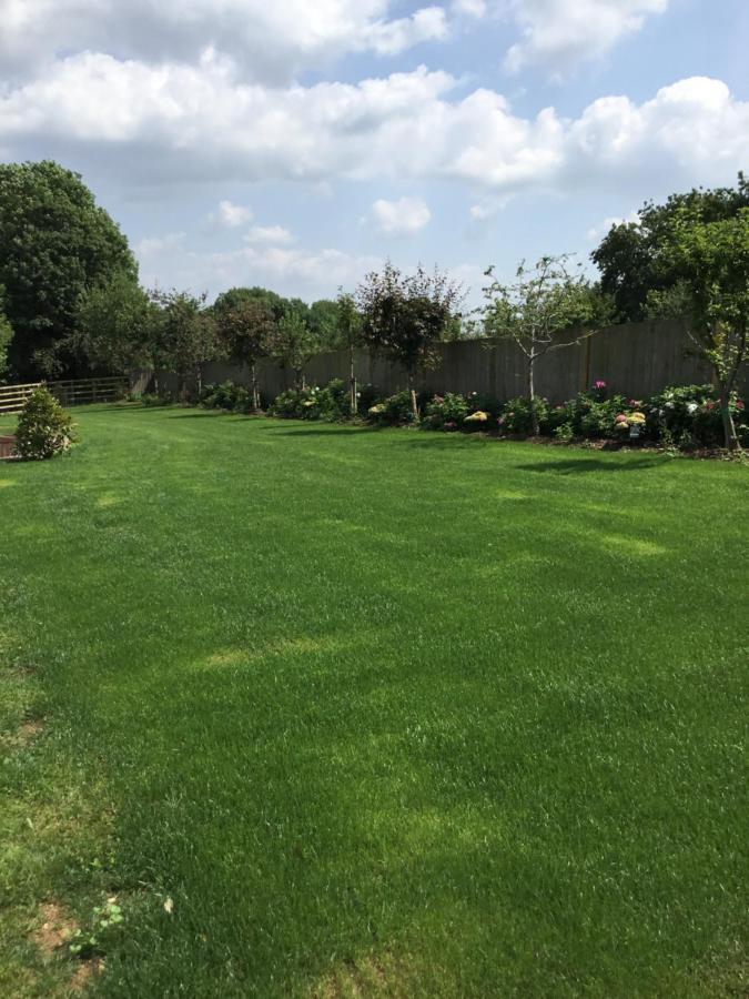 Self Contained Holiday Home Caravan Corsham Buitenkant foto