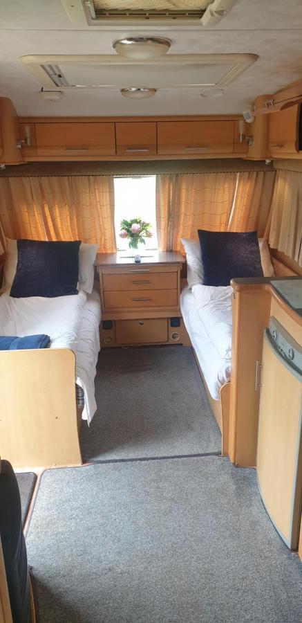 Self Contained Holiday Home Caravan Corsham Buitenkant foto