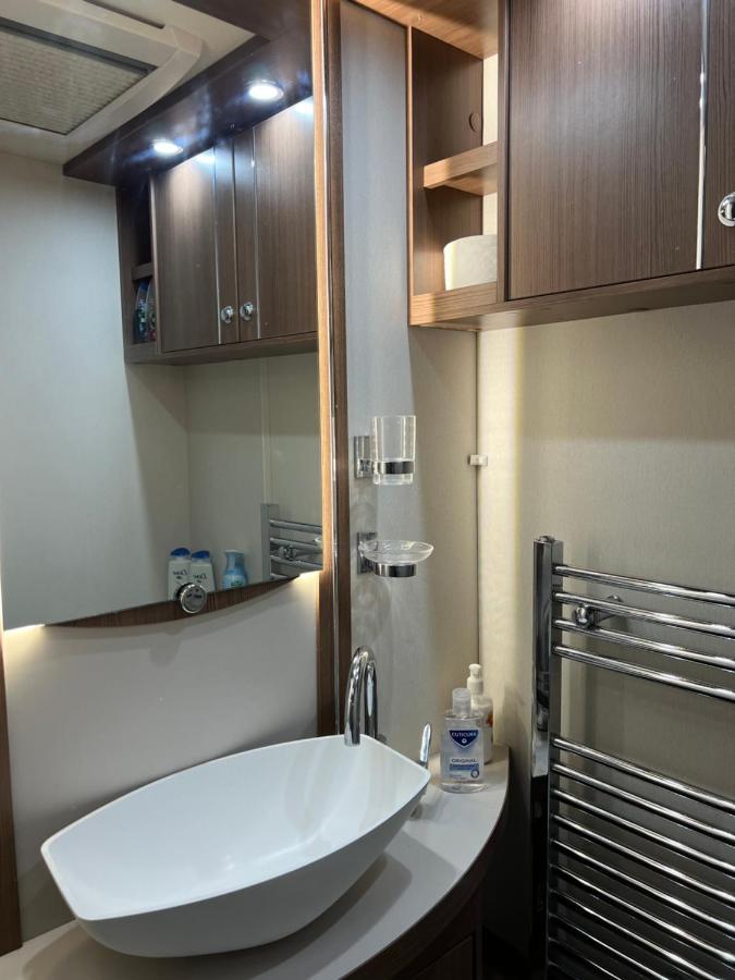Self Contained Holiday Home Caravan Corsham Buitenkant foto
