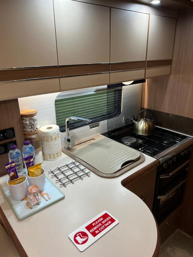 Self Contained Holiday Home Caravan Corsham Buitenkant foto