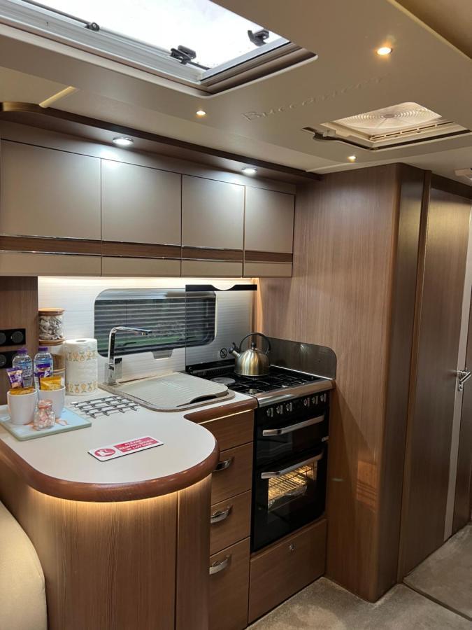 Self Contained Holiday Home Caravan Corsham Buitenkant foto